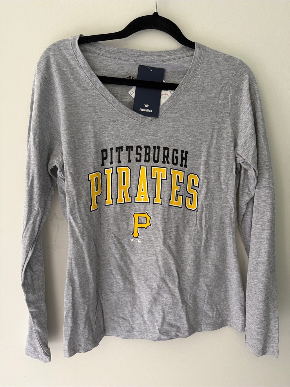 NWT Pittsburgh Pirates Long Sleeve Tee